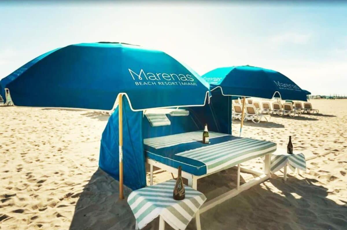Beachfront Resort Pool Ocean View Balcony Miami Beach Bagian luar foto