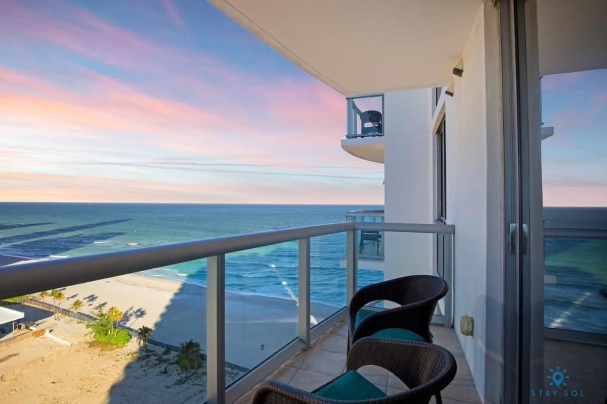 Beachfront Resort Pool Ocean View Balcony Miami Beach Bagian luar foto